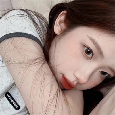 顶流女星被曝表情包火出圈，短时间内直播间画面流出